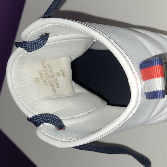Tommy Hilfiger Women's Lace Up Sneakers White Boots Pre loved good cond sizes9m - Picture 8 of 8